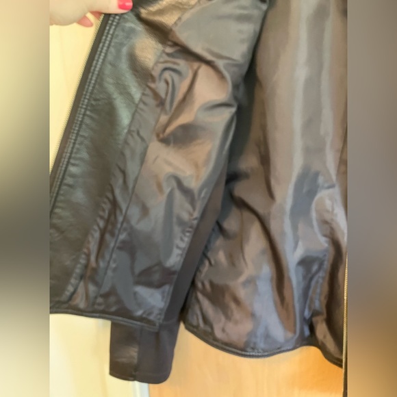 leather jacket - Picture 6 of 7